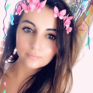 Meet your Posher, Myra